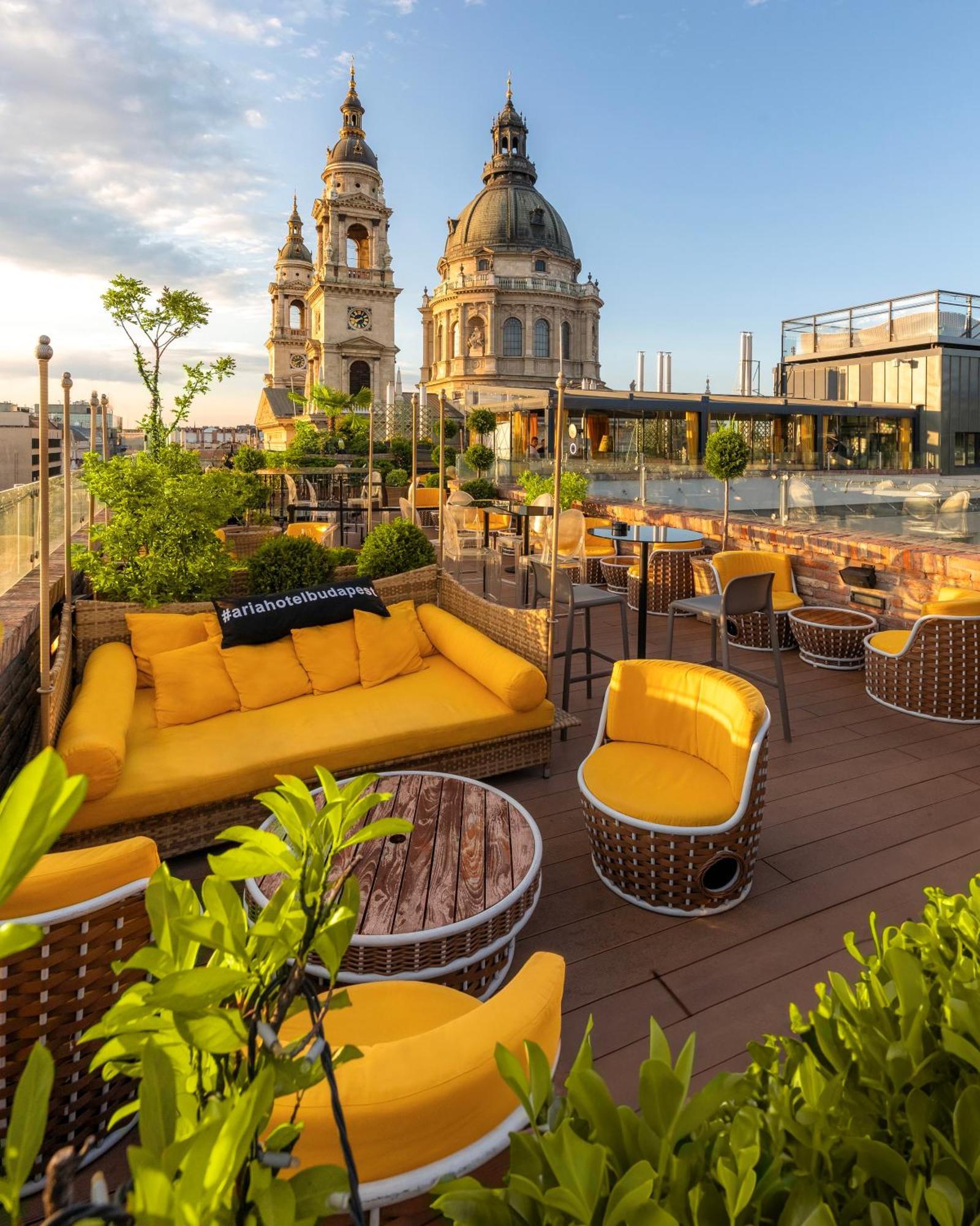 Aria Hotel Budapest By Library Hotel Collection Exterior photo